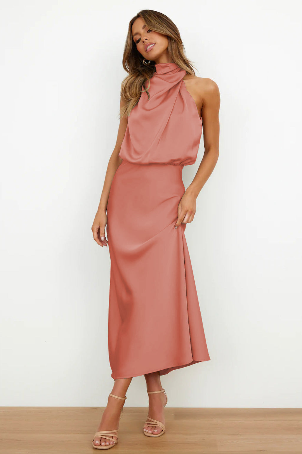 Rebecca | Satynowa Sukienka Maxi z Dekoltem Halter