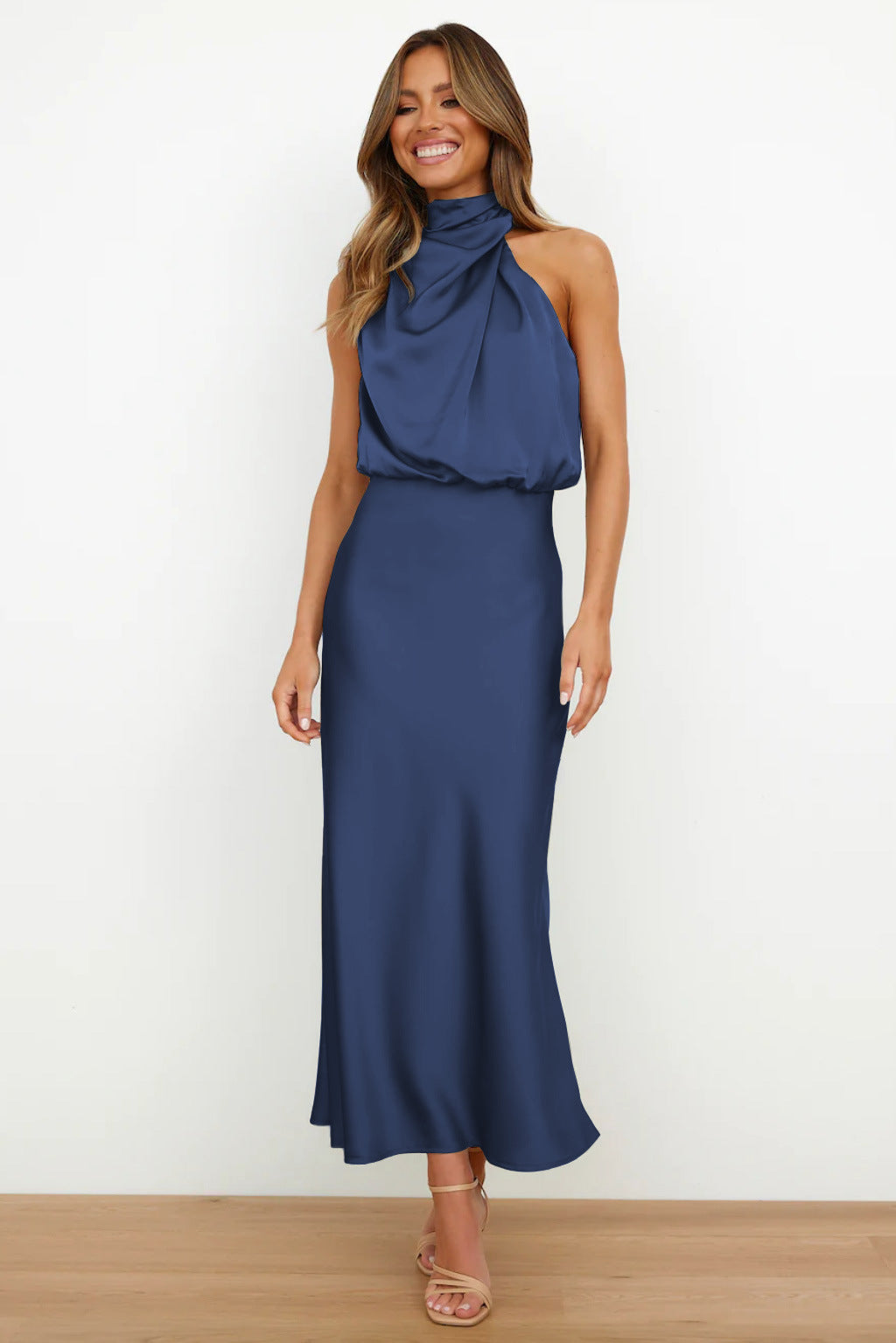 Rebecca | Satynowa Sukienka Maxi z Dekoltem Halter