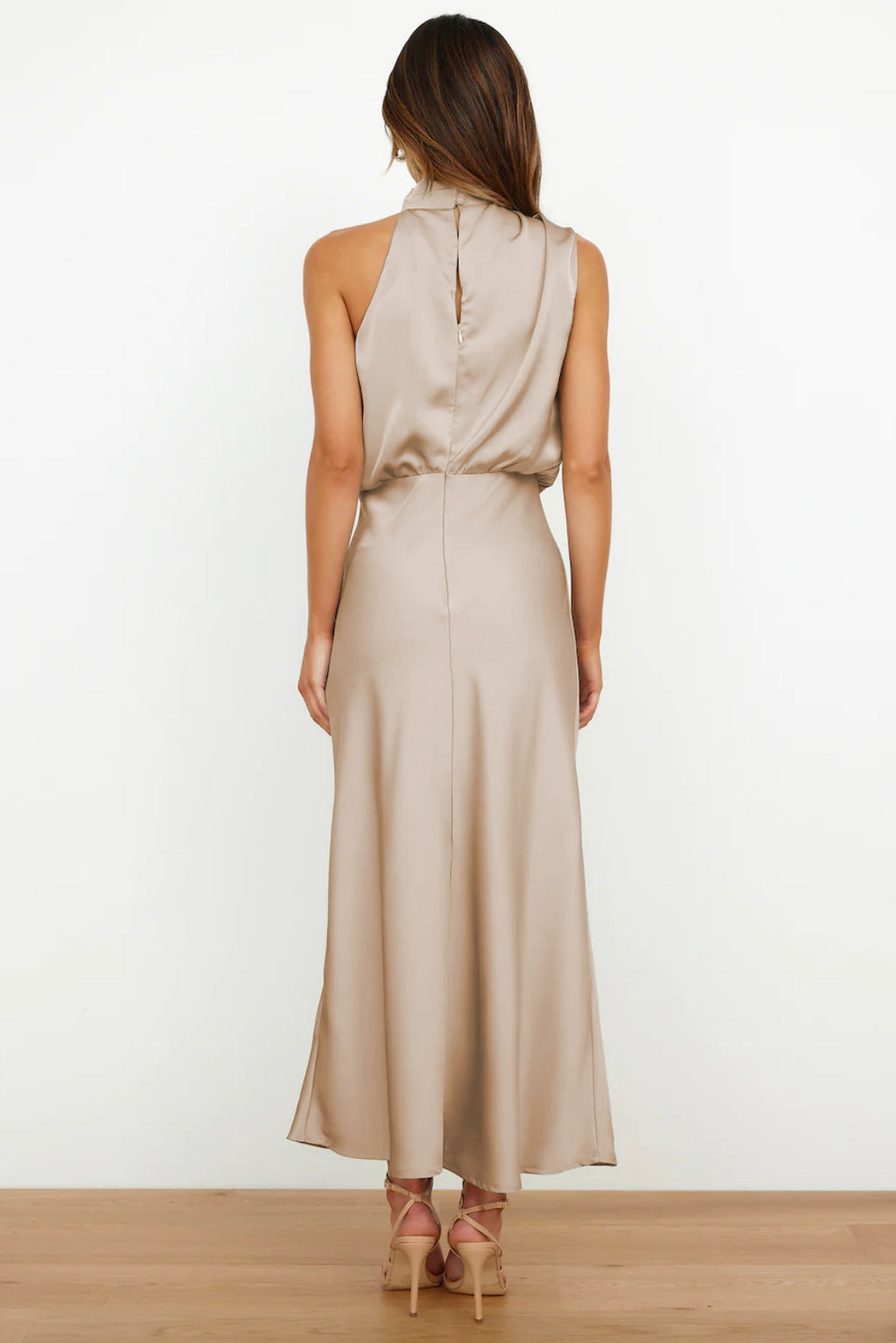 Rebecca | Satynowa Sukienka Maxi z Dekoltem Halter