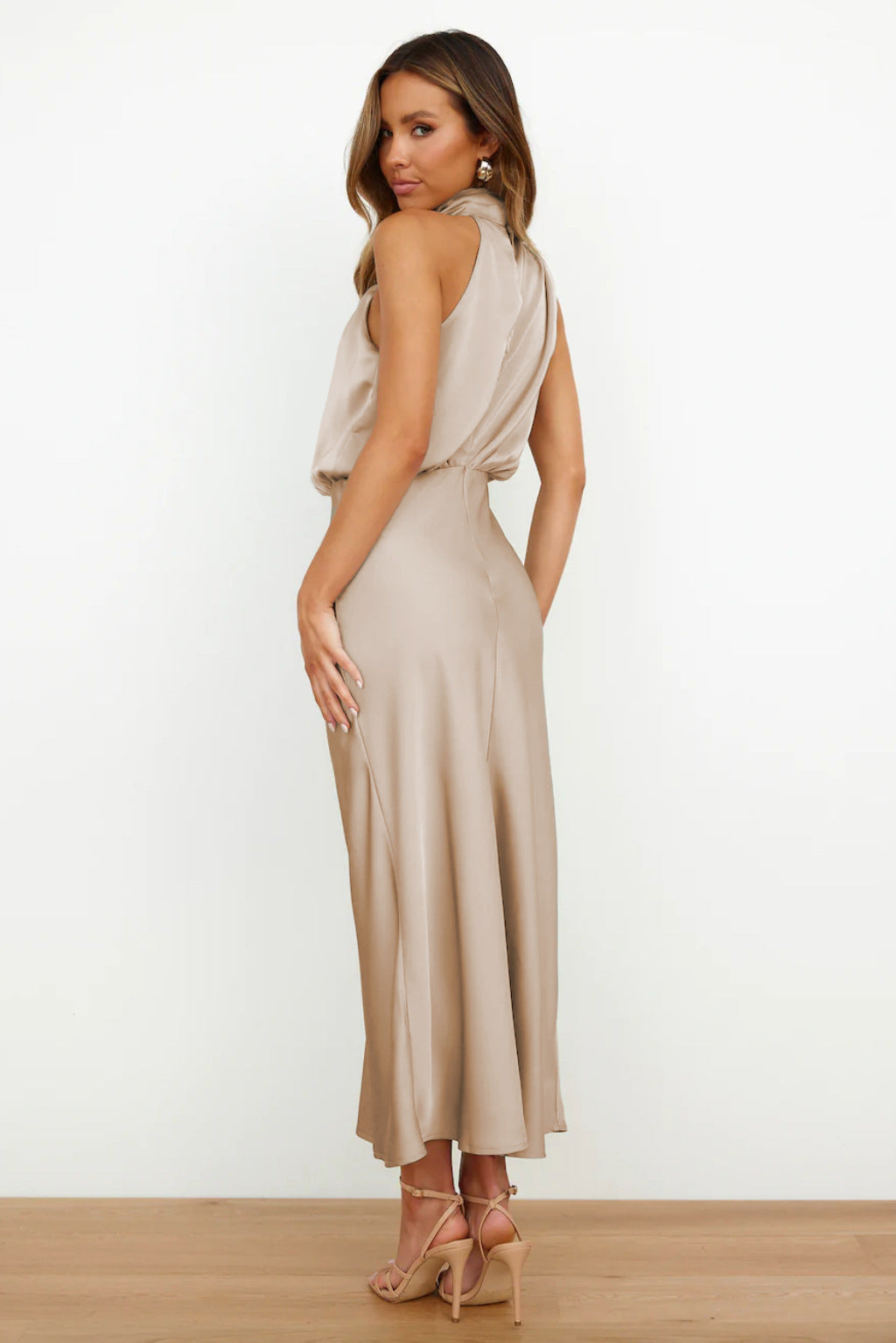 Rebecca | Satynowa Sukienka Maxi z Dekoltem Halter