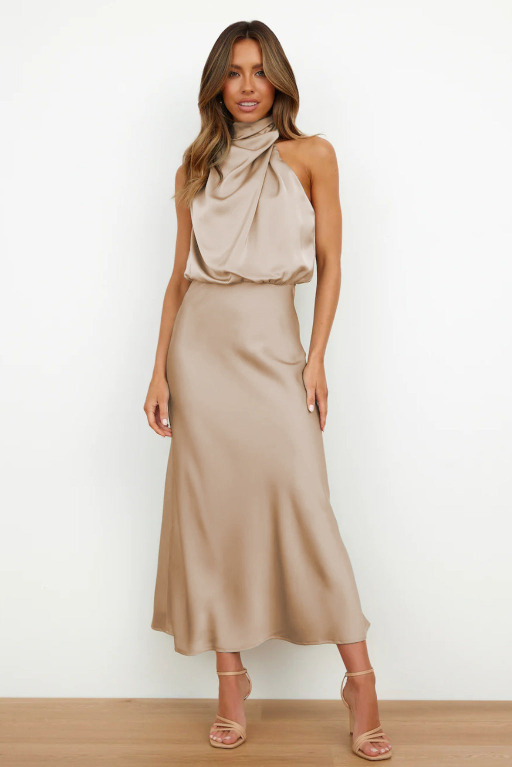 Rebecca | Satynowa Sukienka Maxi z Dekoltem Halter